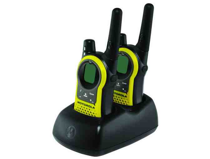 Motorola MH230R 23-Mile Range 22-Channel FRS/GMRS Two-Way Radio (Pair)