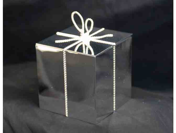 Vera Wang Love Knots  Silver Plated Covered Box
