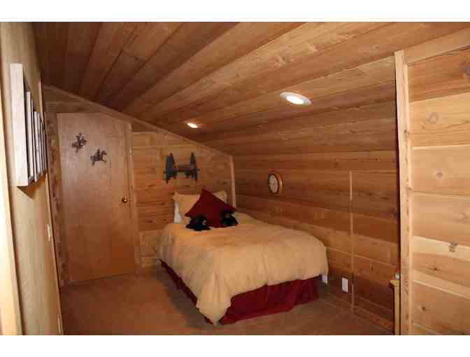 Mammoth Lakes Three Night Stay for 5 People