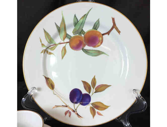 Royal Worcester Evesham Gold 8 Place Settings Plus Bonus Pieces