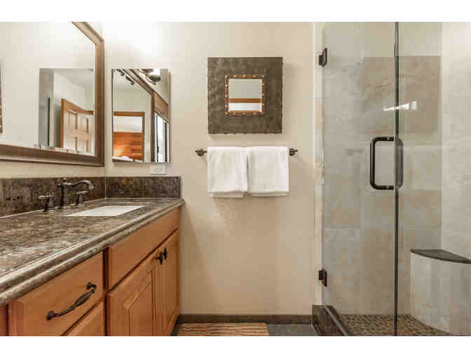 Mammoth Lakes Four Night Stay for up to 8 People