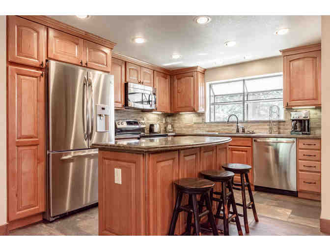 Mammoth Lakes Four Night Stay for up to 8 People