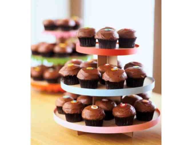 Simply Delicious: Two Dozen Sprinkles Cupcakes