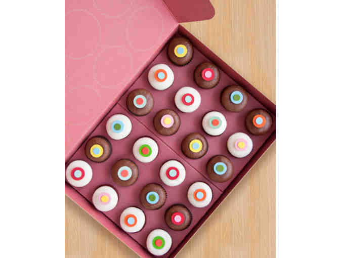 Simply Delicious: Two Dozen Sprinkles Cupcakes
