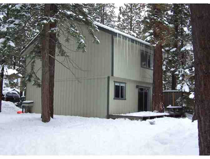 Cozy Tahoe Cabin (3-night stay for 8 Guests)