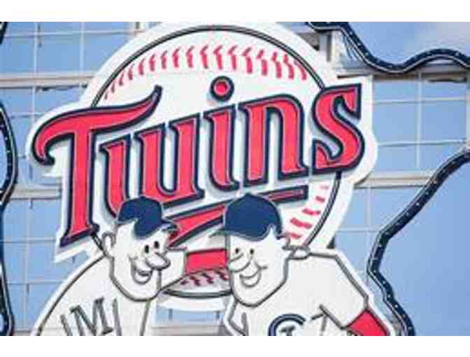 Four (4) MN Twins Tickets and Jason Castro Signed Baseball - Photo 1