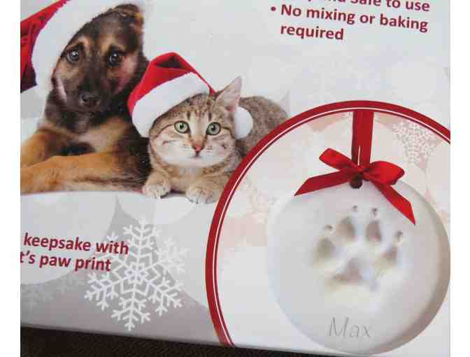 Candy Cane Scented Collar & Paw Print Keepsake Kit