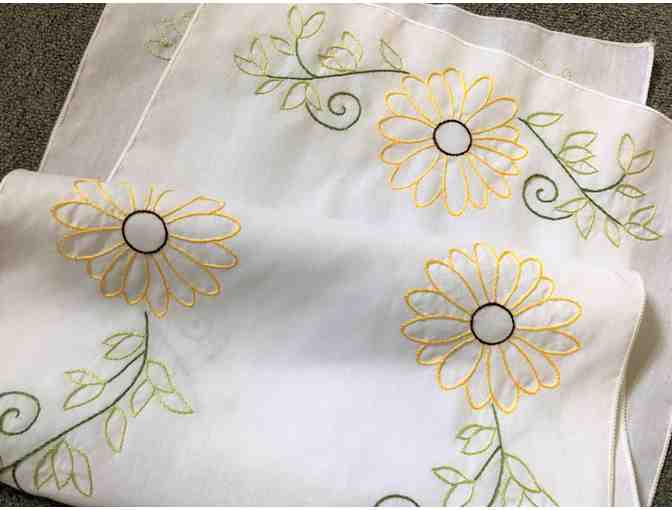 Beautiful Embroidered Sunflower Table Runner