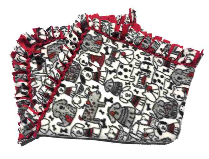 Fleece Dog Motif Handmade Blanket - Red/Black