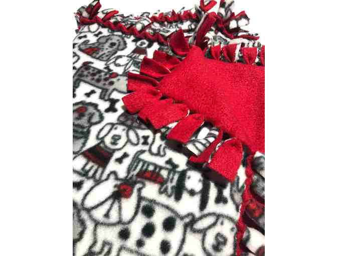 Fleece Dog Motif Handmade Blanket - Red/Black