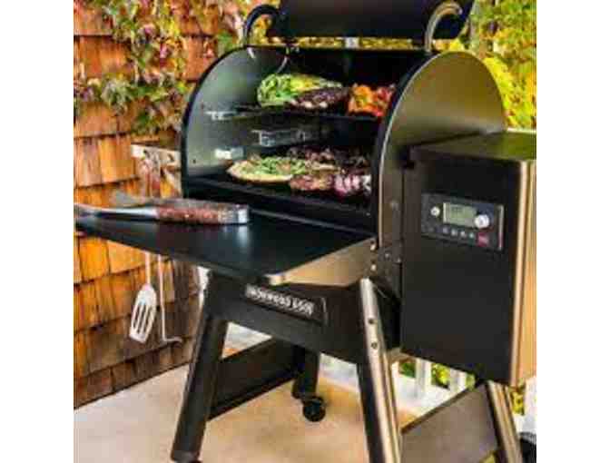 Traeger Grills Ironwood 650 Wood Pellet Grill & Smoker