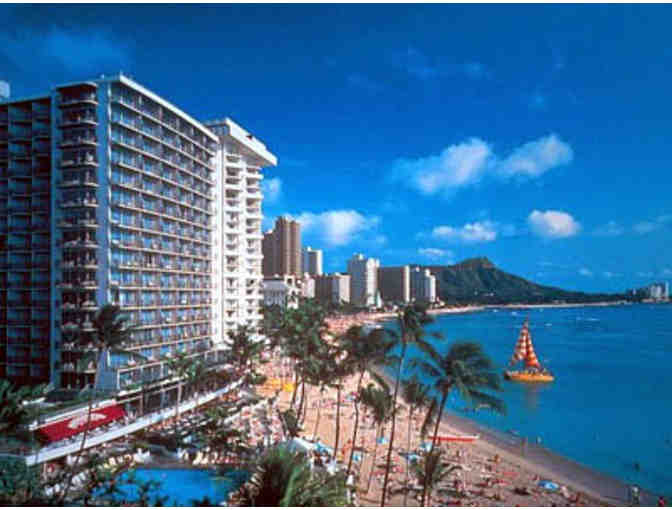 Oahu: Outrigger Waikiki on the Beach