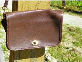 Classic Coach Shoulder Handbag