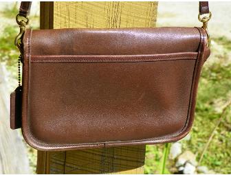 Classic Coach Shoulder Handbag