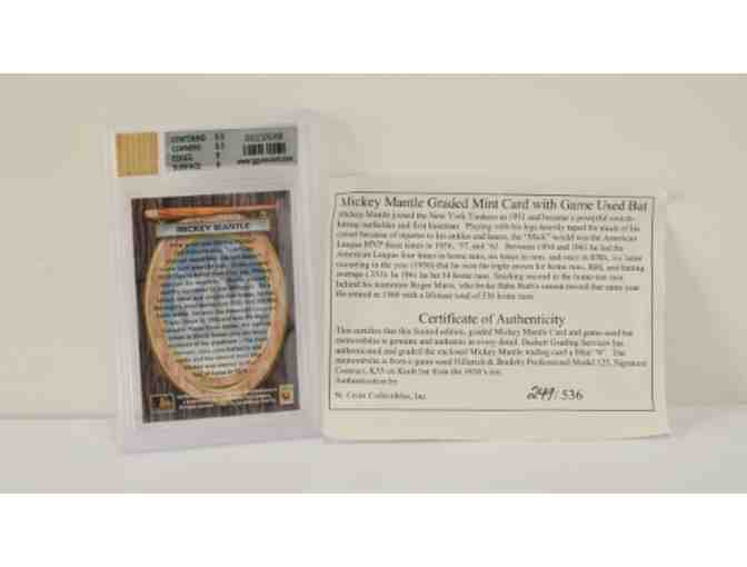 Baseball Card - Mickey Mantle with Game Used Bat (Mint)