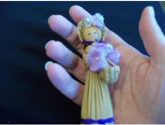 $30 gift card to Salon Sei Bella along with a 'Red Hat' theme basket