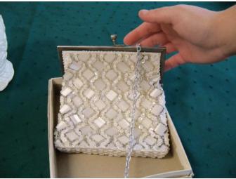 $25 Bertucci's gift card along with decorative items