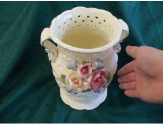 $25 Bertucci's gift card along with decorative items