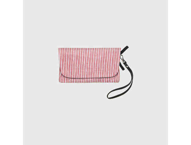 10 Cryotherapy Treatments + HHP Red Stripe Passport Travel Wallet