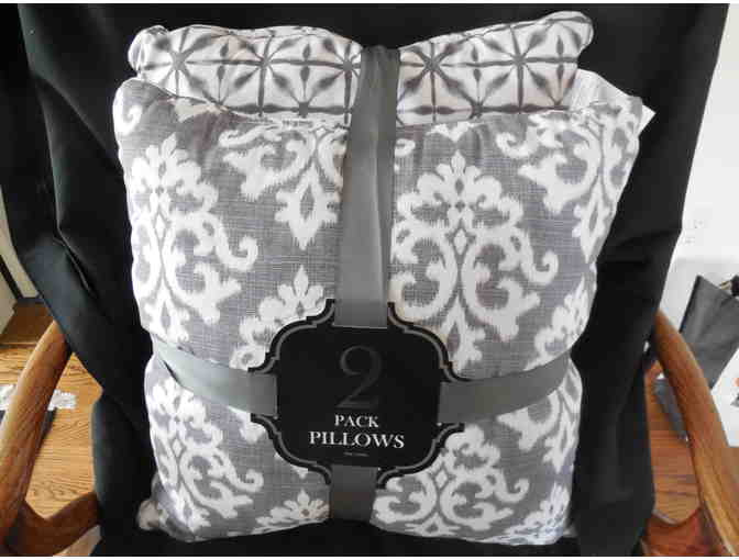 2-pack Decorative Pillows - Photo 1