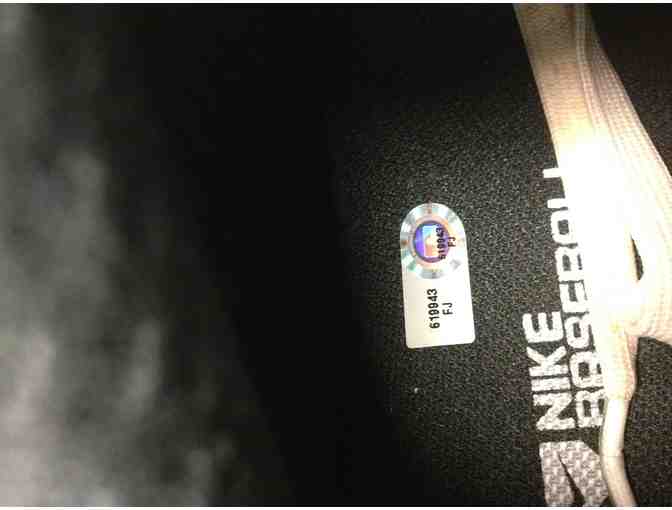 Atlanta Braves - Craig Kimbrel Autographed Cleat - Authenticated