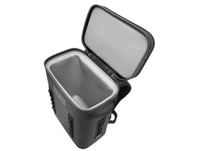 YETI Hopper BackFlip 24 Cooler