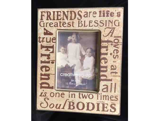 'Friends' Wood Word Frames
