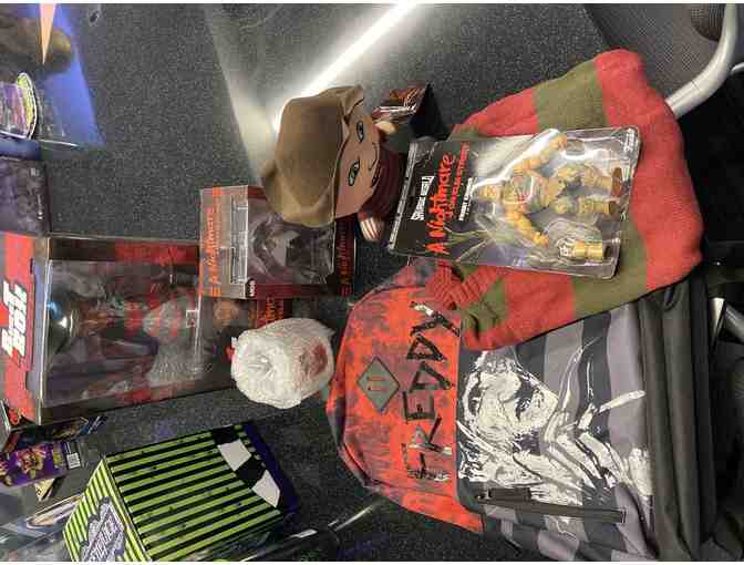 Know a Horror movie lover? A Nightmare on Elm Street Gift Pack