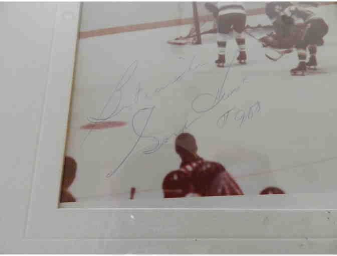 Autographed Gordie Howe framed Photo