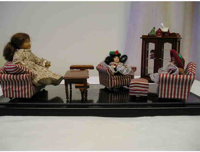 Dollhouse with Furniture and Dolls