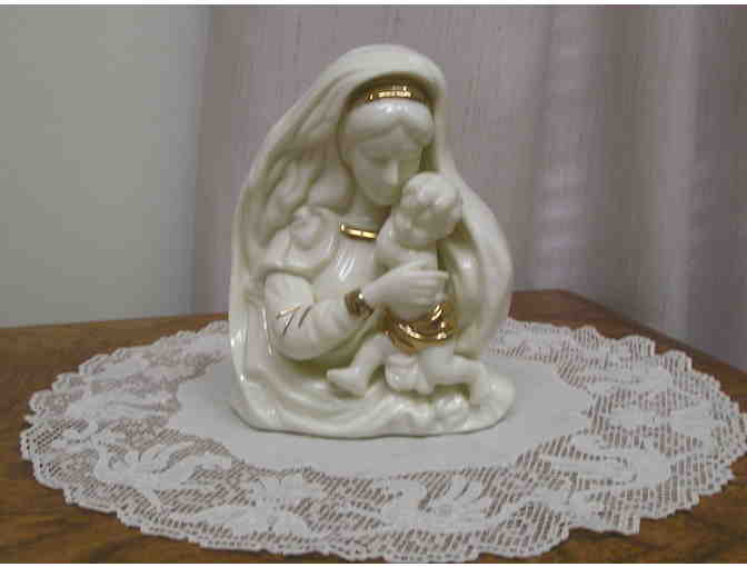 Statue of Mother Mary with Baby Jesus