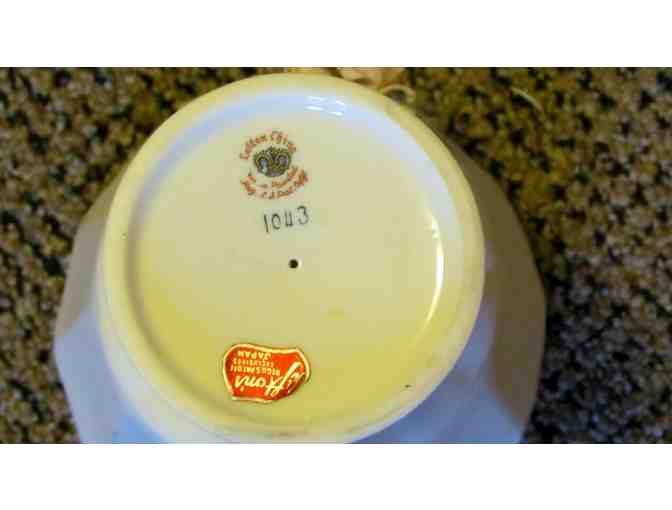 Vintage Lefton China Bud Vase