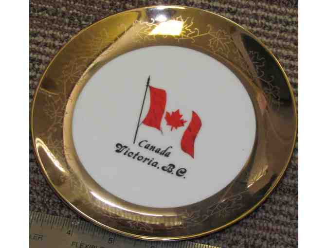 Vintage Victoria B.C., Canada Plate w/Flag & 22k Gold Rim