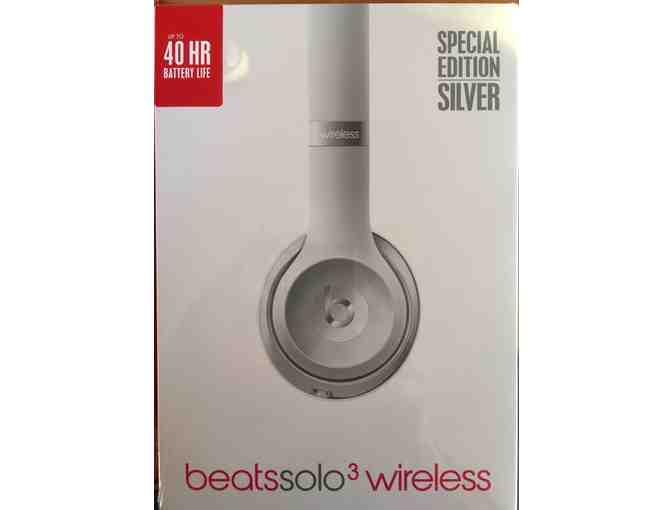 Beats Solo3: Wireless Headphones