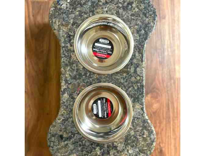 Granite Feeding Station