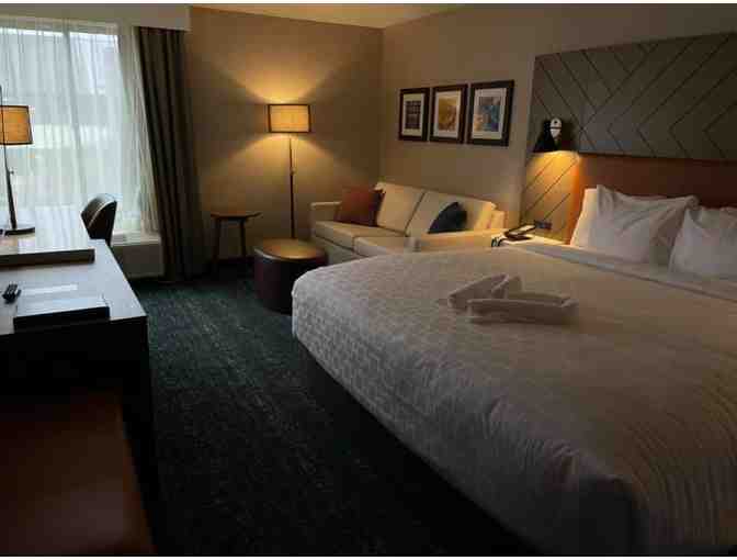 2 Night Stay at the Clarion Hotel With Dinner at the 99 and a VIP Shelter Tour!