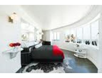 Shangri-La Hotel - Two Nights in a Suite - Plus Dinner