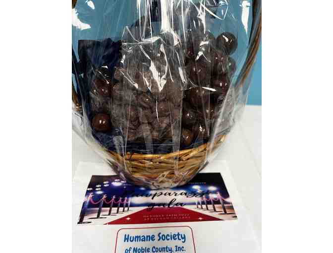 Albanese Candy Basket Chocolates, mixed nuts