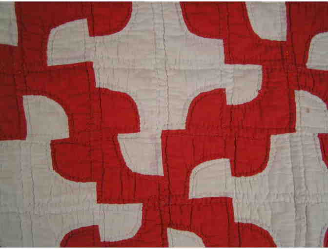 Drunkard's Walk patterned Quilt