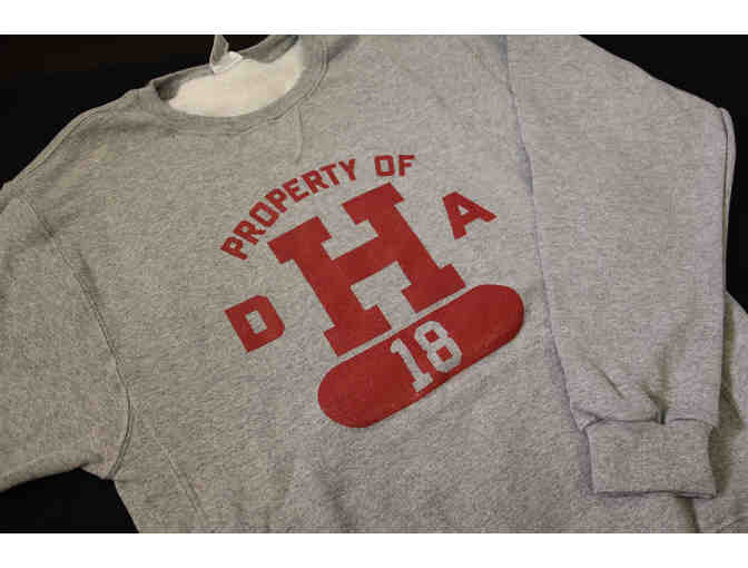 Department of Harvard Athletics (DHA) '18 Sweatshirt - Size Medium - Photo 1