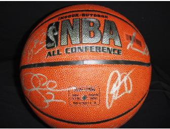 2010-2011 Los Angeles Lakers Team Signed Basketball