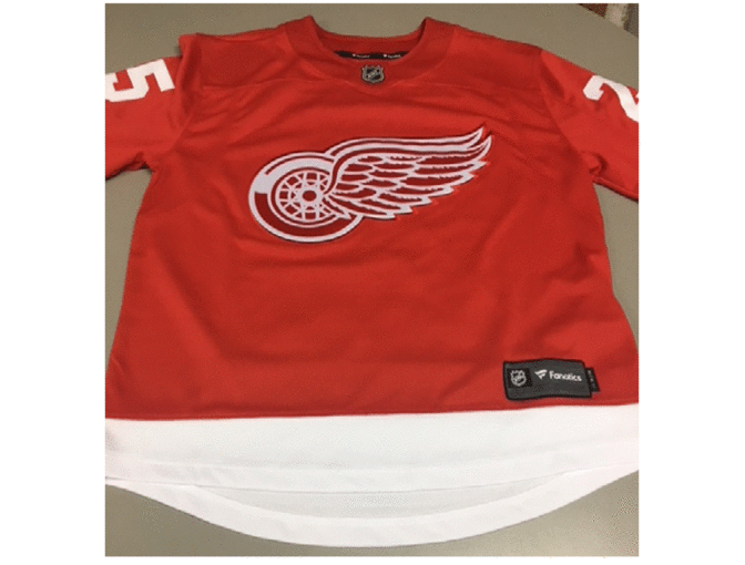 Detroit Red Wings Mike Green Autographed Jersey