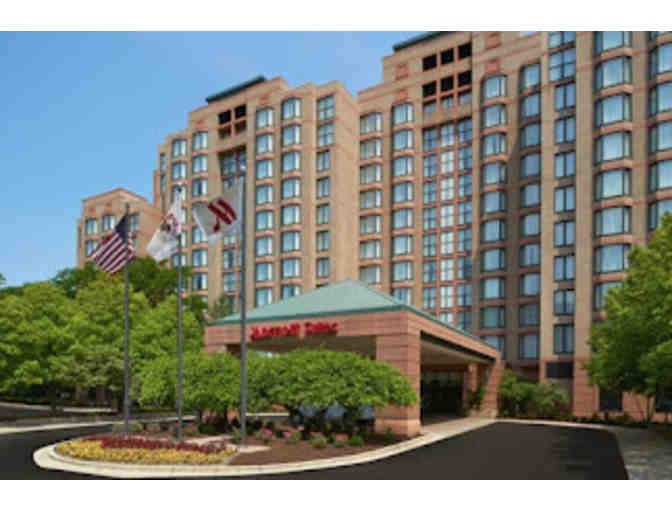 1 Night Weekend Stay at Chicago Marriott Suites O'Hare with breakfast buffet for 2
