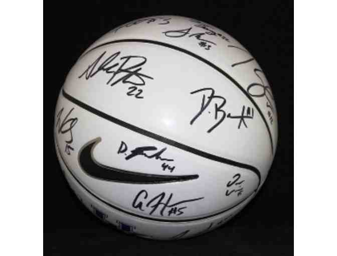 University Of Kentucky 2014-15 Team Signed Nike Autographed Basketball