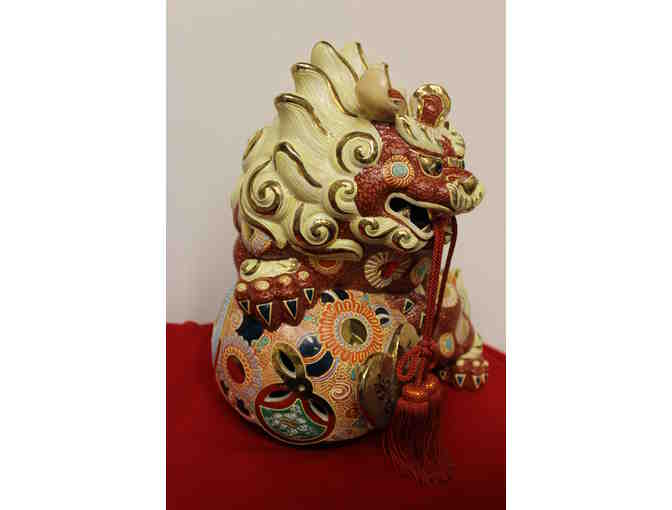 Kutani-yaki Lion Figurine