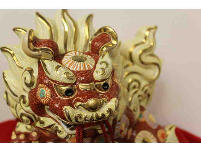 Kutani-yaki Lion Figurine