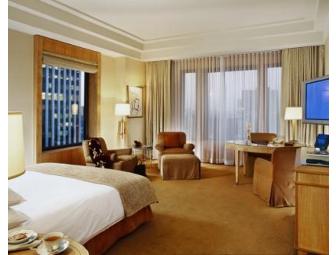 Four Seasons Hotel and L'Atelier de Jo&euml;l Robuchon, NYC (1 Night for 2 with Dinner)