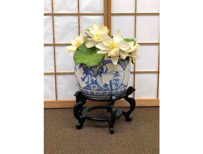 Classic Hibachi with Frog Stand and Water Lilies Decor