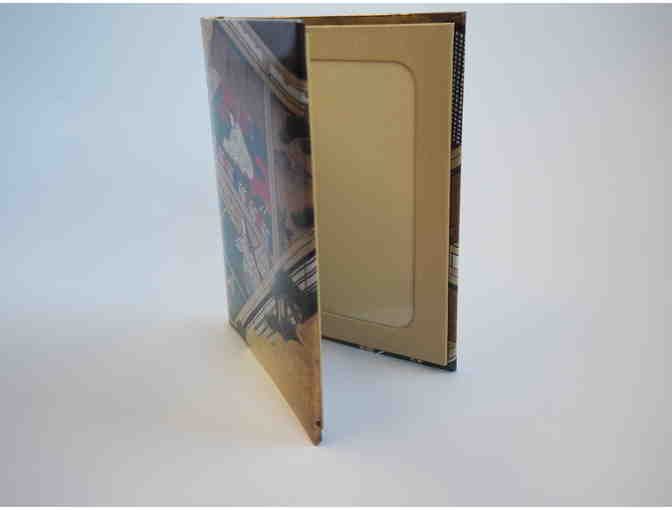 Japanese 'Beauty Photo Frame'