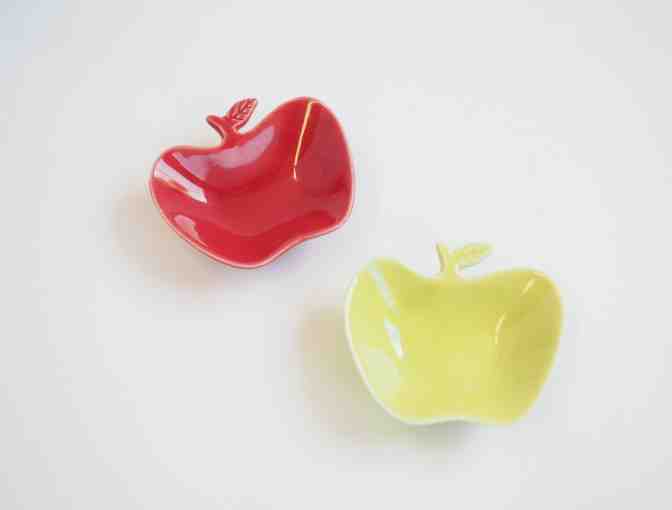 Kotobuki Green and Red Apple Plates